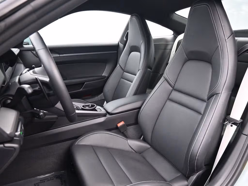 2025 Porsche 911 - Photo 36