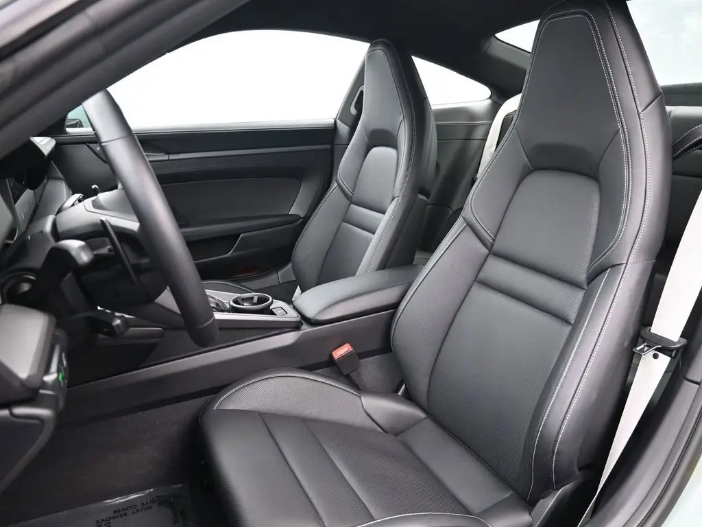 2025 Porsche 911 - Photo 40