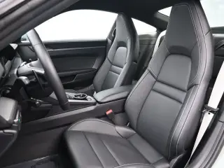 2025 Porsche 911 - Photo 37