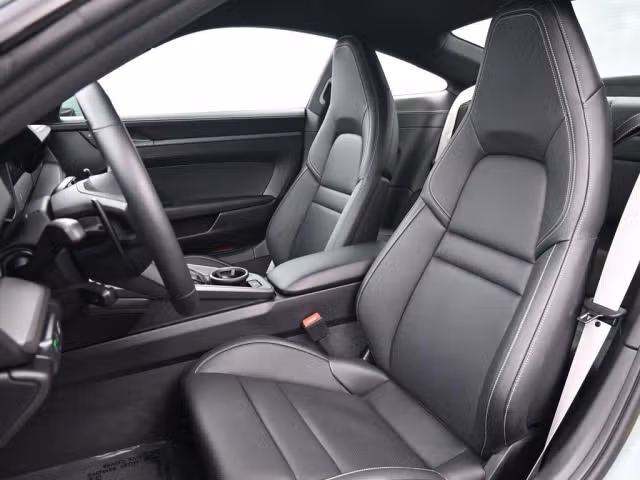 2025 Porsche 911 - Photo 34