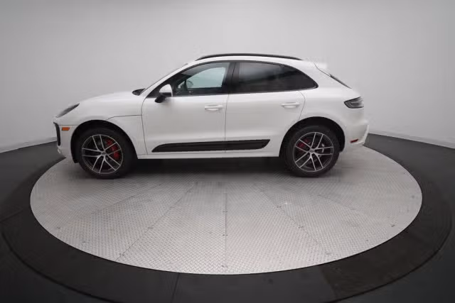 2026 Porsche Macan S - Photo 10