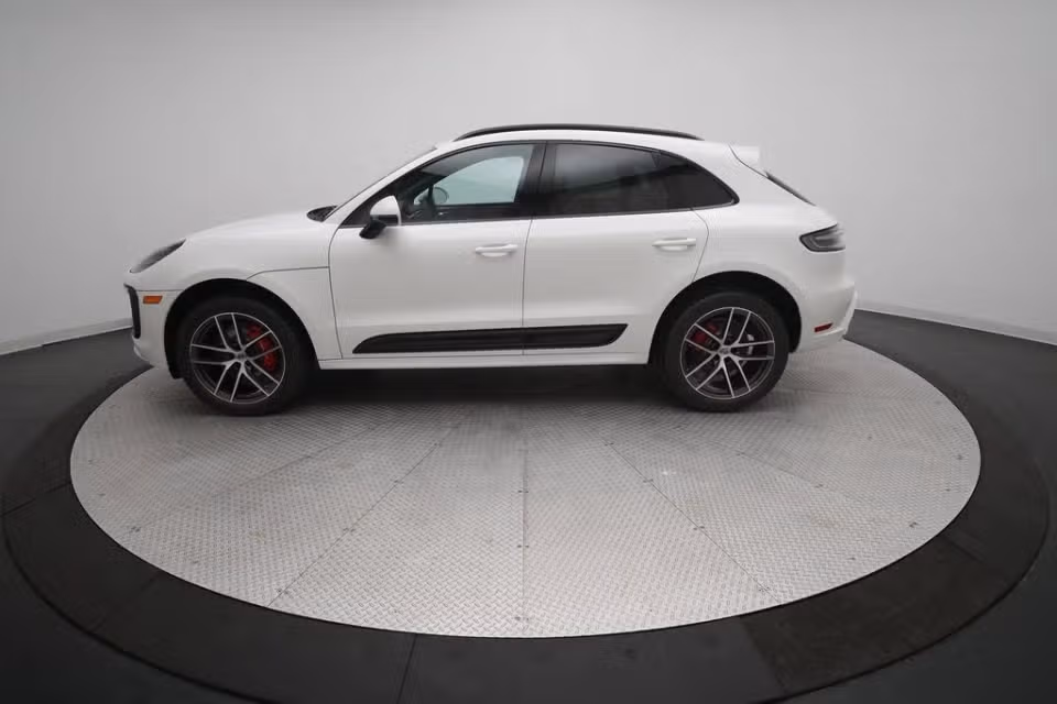2026 Porsche Macan S - Photo 11