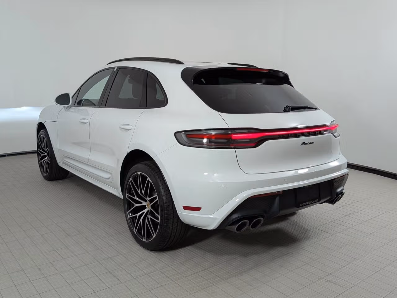 2026 Porsche Macan Base - Photo 12