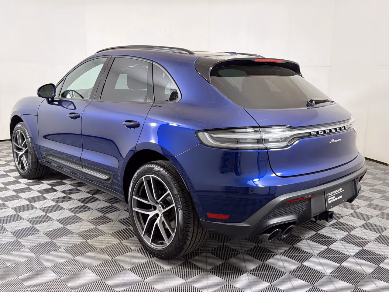 2025 Porsche Macan T - Photo 20