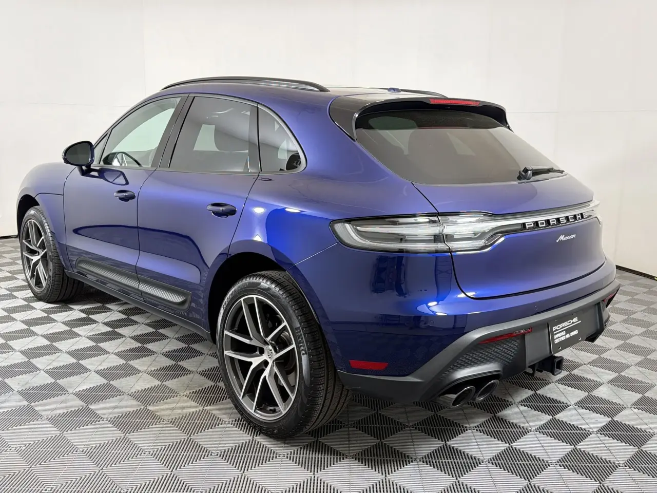 2025 Porsche Macan T - Photo 24