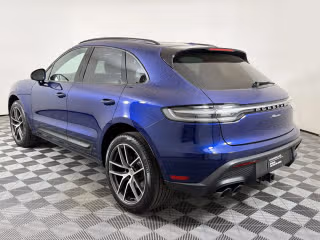 2025 Porsche Macan T - Photo 17