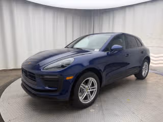 2026 Porsche Macan -'s photo