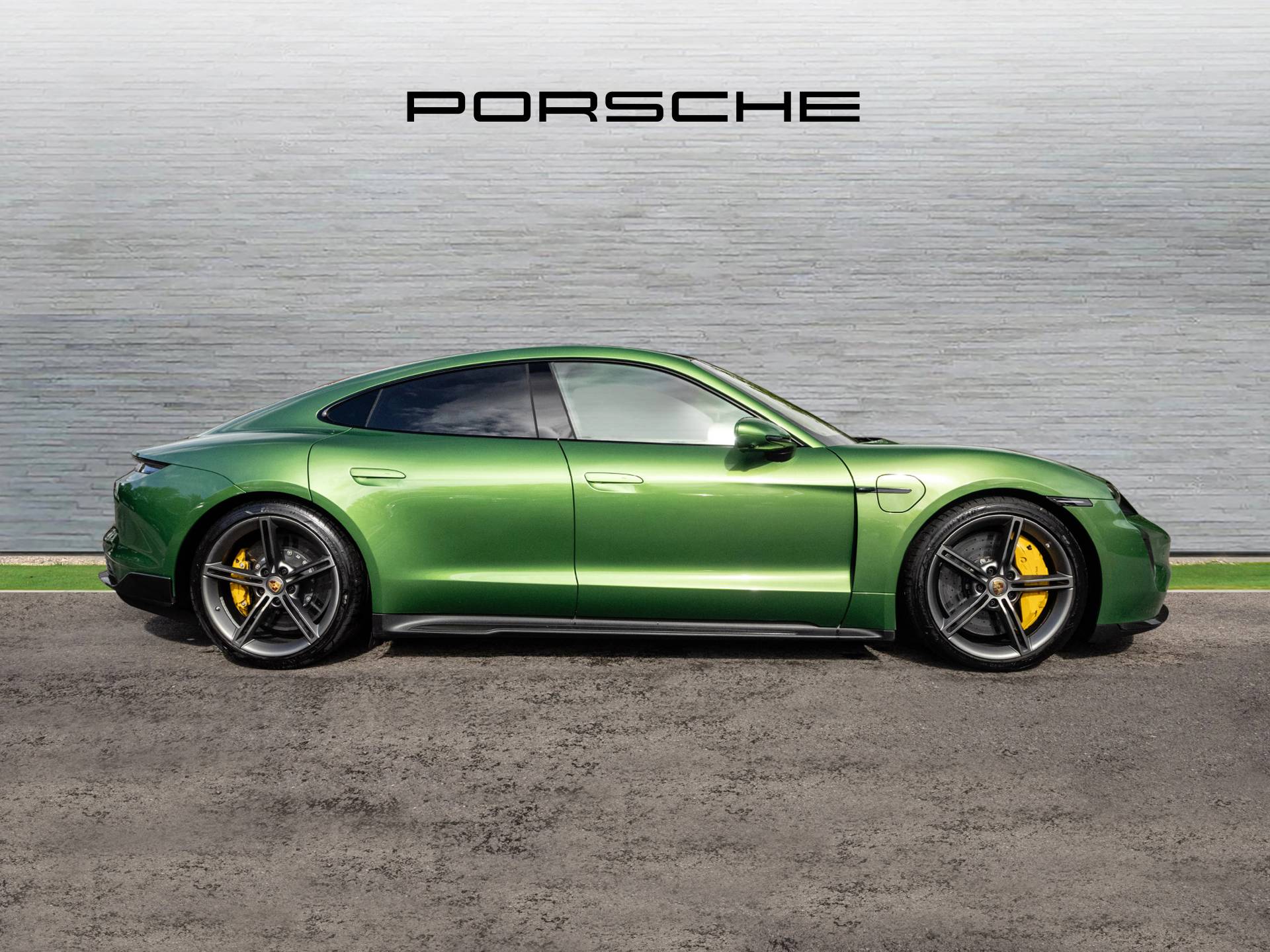 Taycan Turbo S, photo 2 of 45