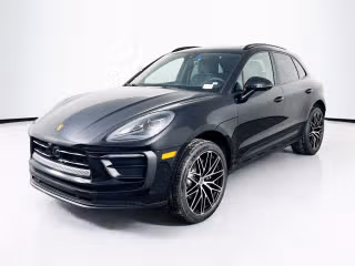 2026 Porsche Macan -'s photo