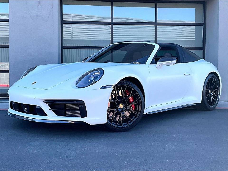 2024 Porsche 911 GTS