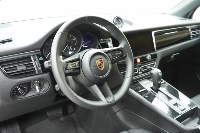 2026 Porsche Macan Base - Photo 26