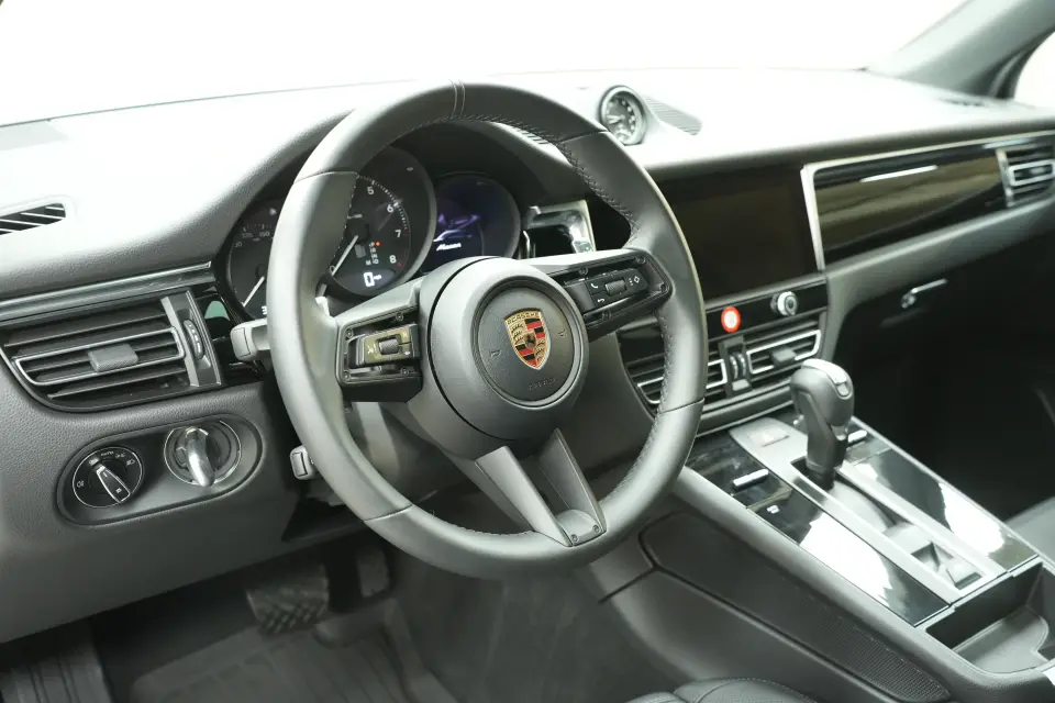 2026 Porsche Macan Base - Photo 31