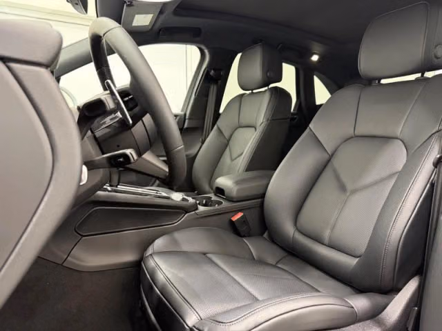 2026 Porsche Macan Base - Photo 34