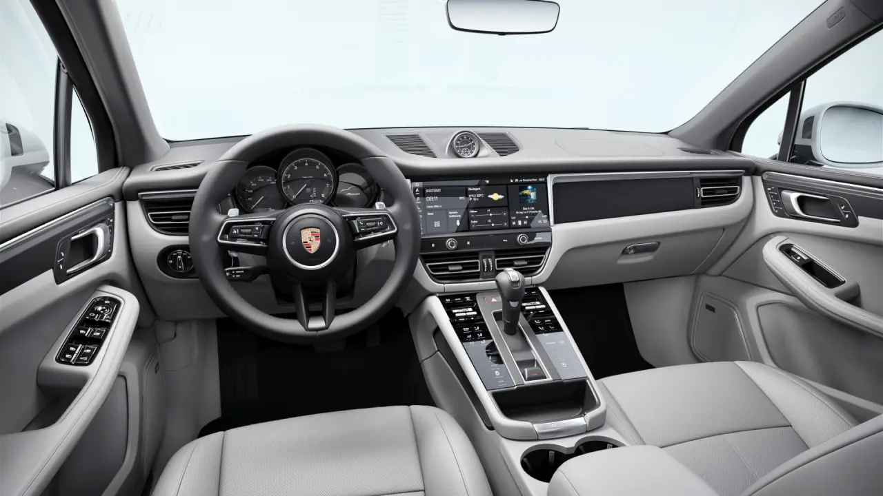 2026 Porsche Macan 33