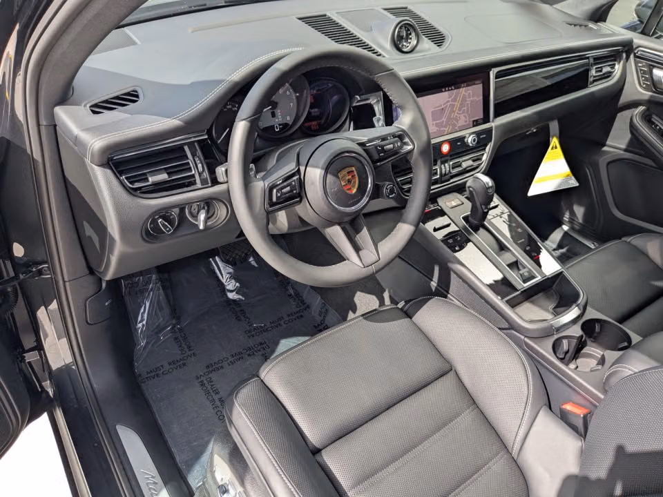2025 Porsche Macan S - Photo 27