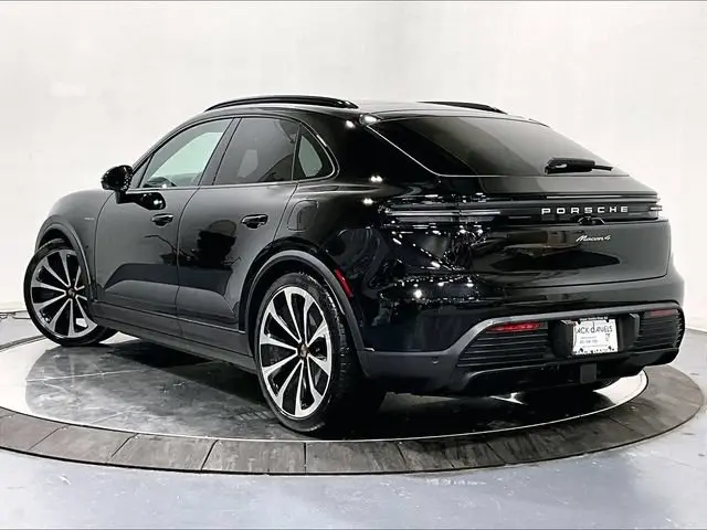 2026 Porsche Macan Base - Photo 24