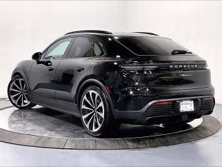 2026 Porsche Macan Base - Photo 17