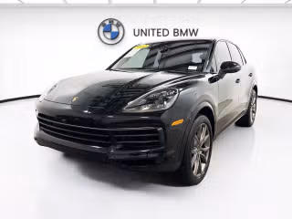 2022 Porsche Cayenne Platinum Edition's photo