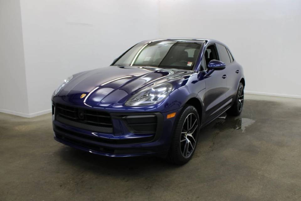 2023 Porsche Macan Base
