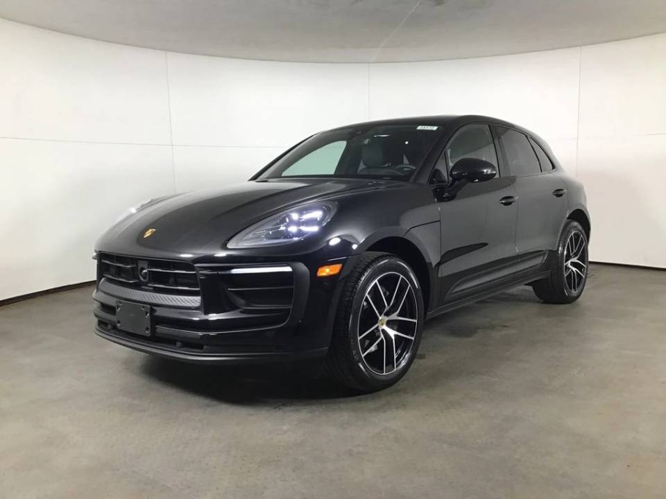 2026 Porsche Macan Base