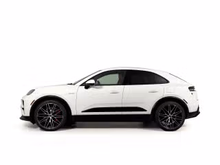 2025 Porsche Macan Turbo Electric - Photo 9