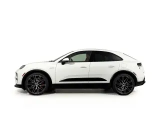 2025 Porsche Macan Turbo Electric - Photo 13