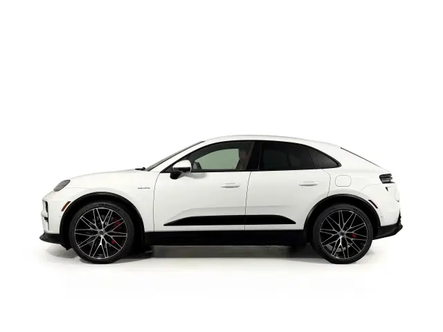 2025 Porsche Macan Turbo Electric - Photo 14