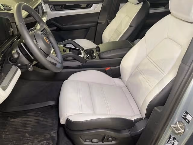 2026 Porsche Cayenne Coup E-Hybrid - Photo 34
