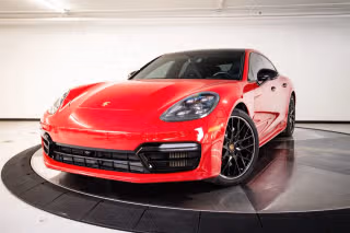 2020 Porsche Panamera GTS's photo