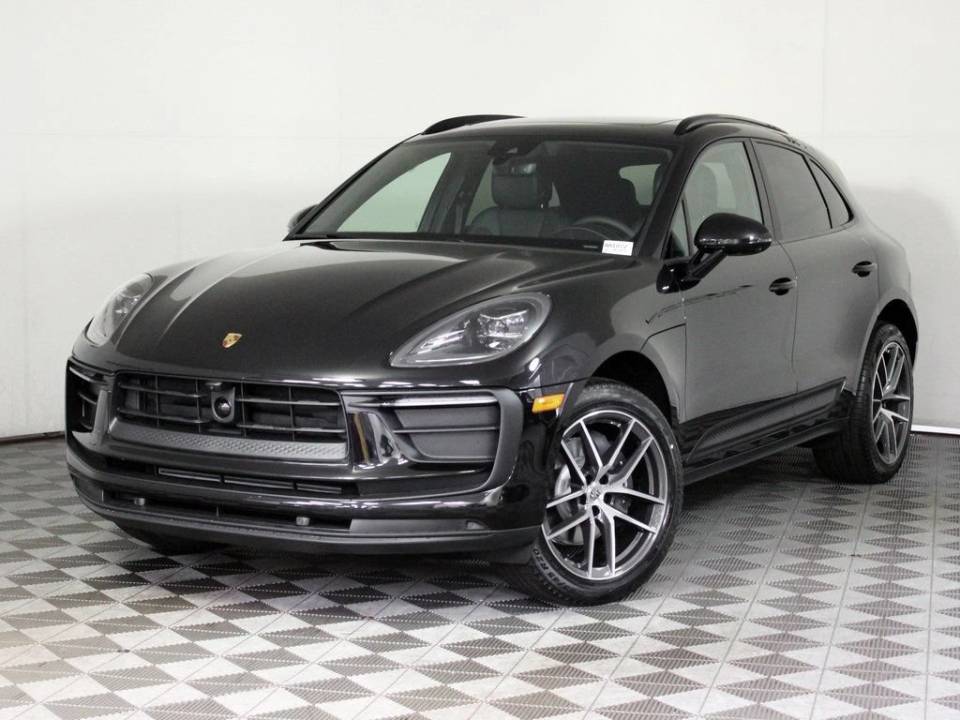 2026 Porsche Macan Base