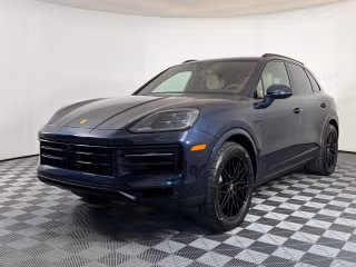 2026 Porsche Cayenne E-Hybrid's photo