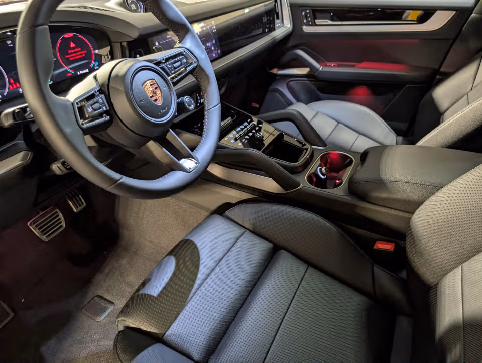 2026 Porsche Cayenne S E-Hybrid - Photo 35