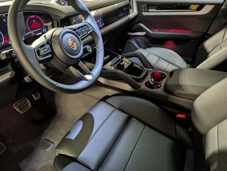 2026 Porsche Cayenne S E-Hybrid - Photo 39