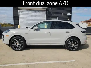 2025 Porsche Cayenne E-Hybrid - Photo 13