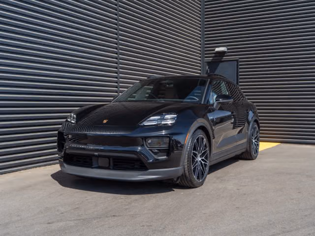 Used 2026 Porsche Macan Base with VIN WP1AD2XA8TL076289 for sale in Bakersfield, CA