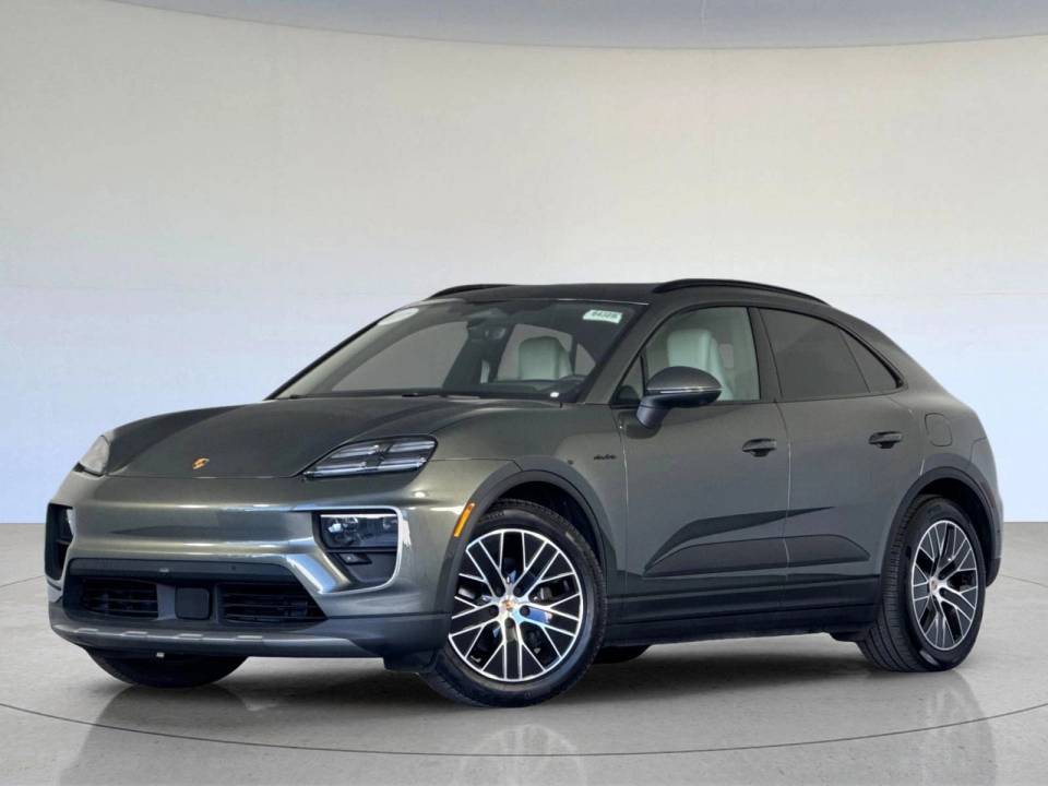 2025 Porsche Macan Base