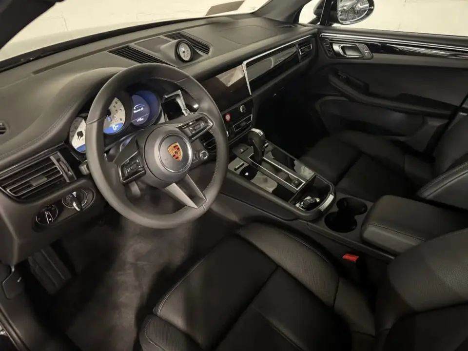 2026 Porsche Macan S - Photo 31