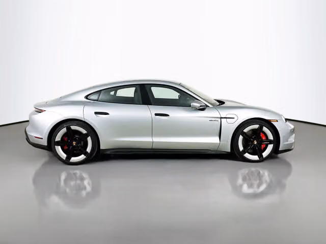 2026 Porsche Taycan GTS - Photo 26