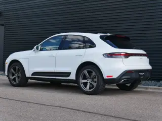 2025 Porsche Macan T - Photo 21