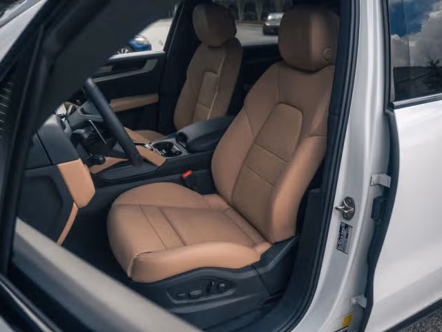 2025 Porsche Cayenne E-Hybrid - Photo 34