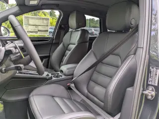 2026 Porsche Macan T - Photo 37