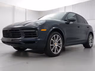 2022 Porsche Cayenne -'s photo
