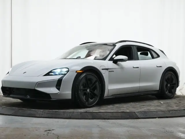 2026 Porsche Taycan Turbo S - Photo 6