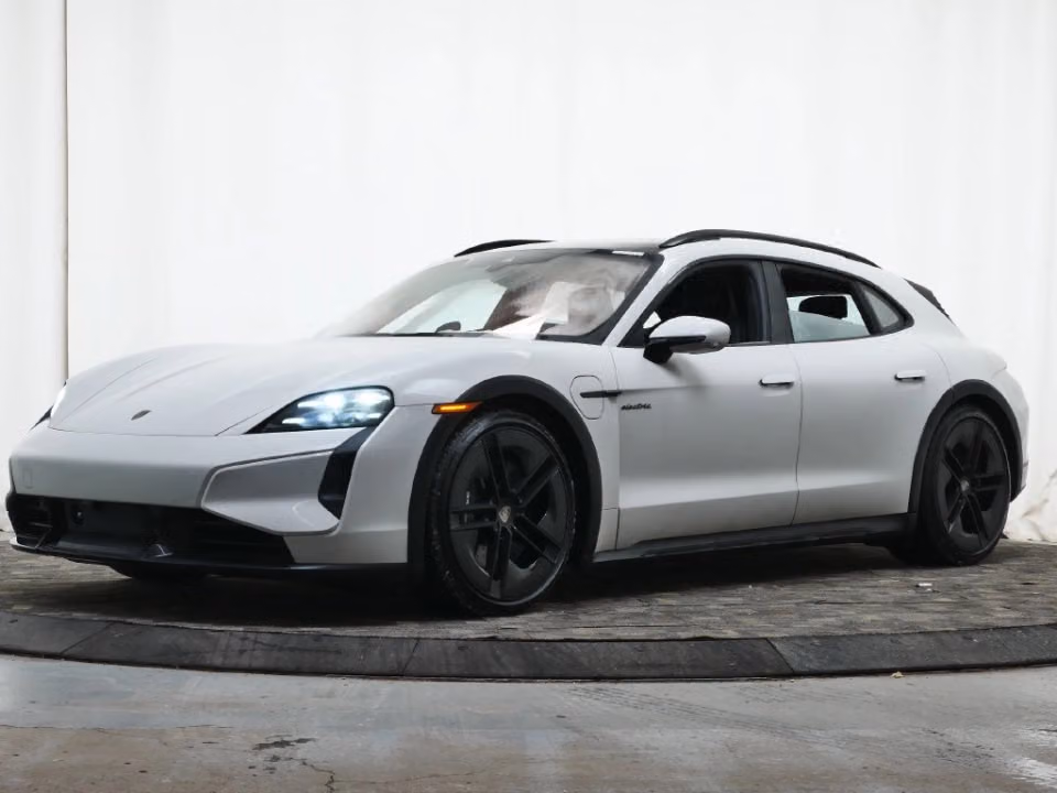 2026 Porsche Taycan Turbo S - Photo 3