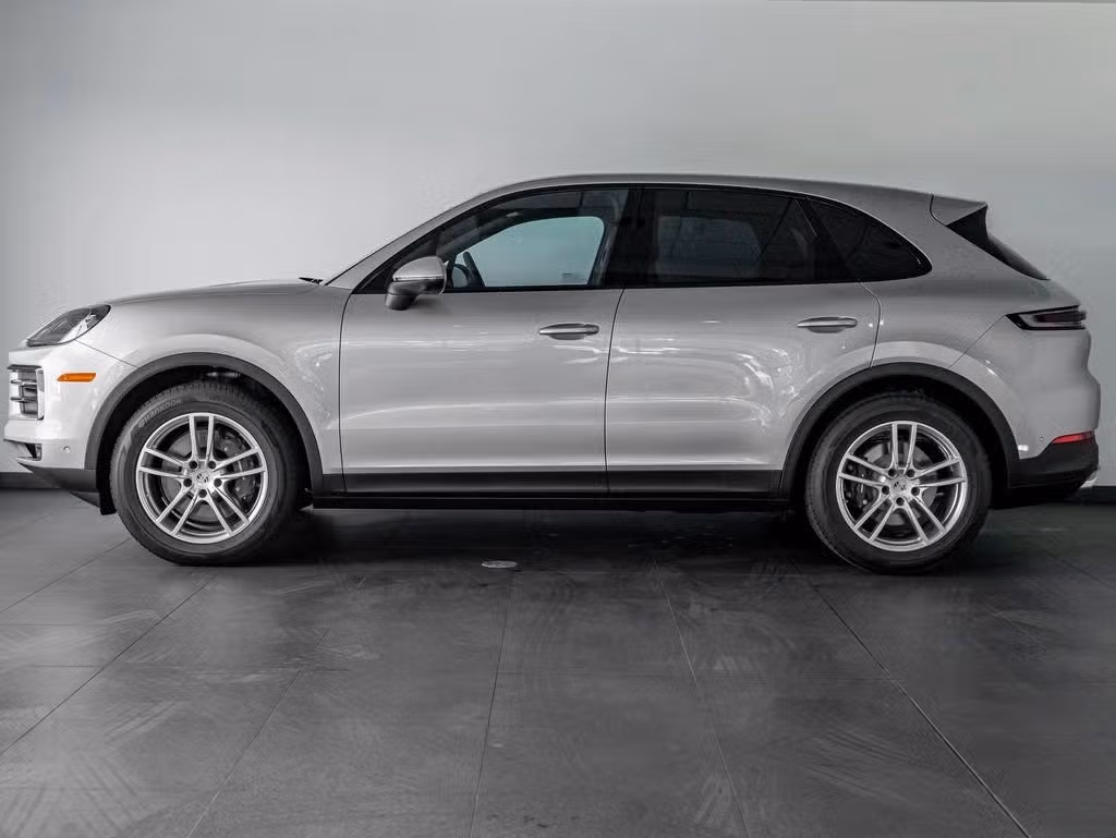 2025 Porsche Cayenne Base - Photo 12