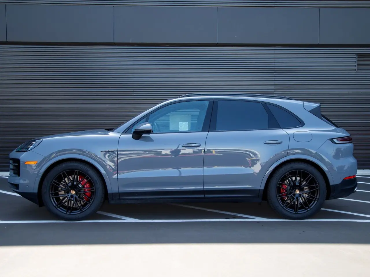 2026 Porsche Cayenne S E-Hybrid - Photo 16