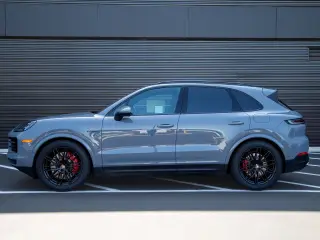 2026 Porsche Cayenne S E-Hybrid - Photo 13