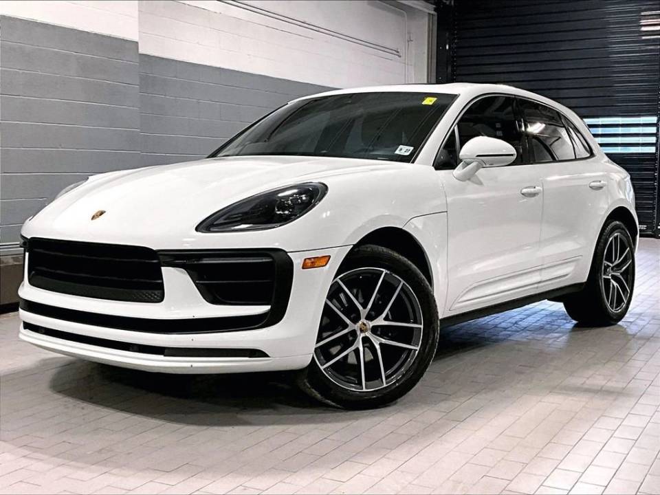 2022 Porsche Macan Base