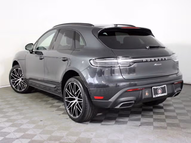 2026 Porsche Macan Base - Photo 18