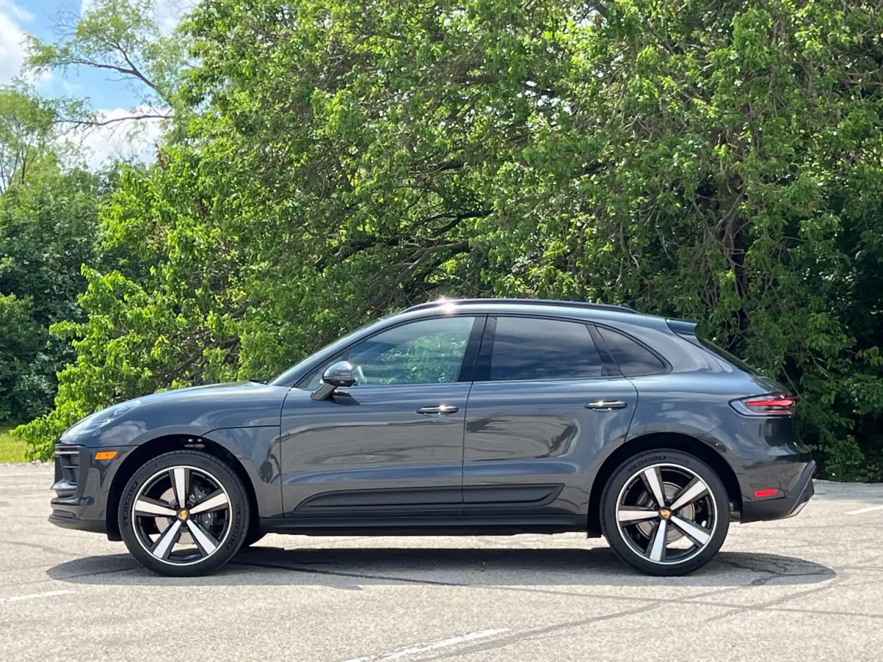 2026 Porsche Macan T - Photo 16